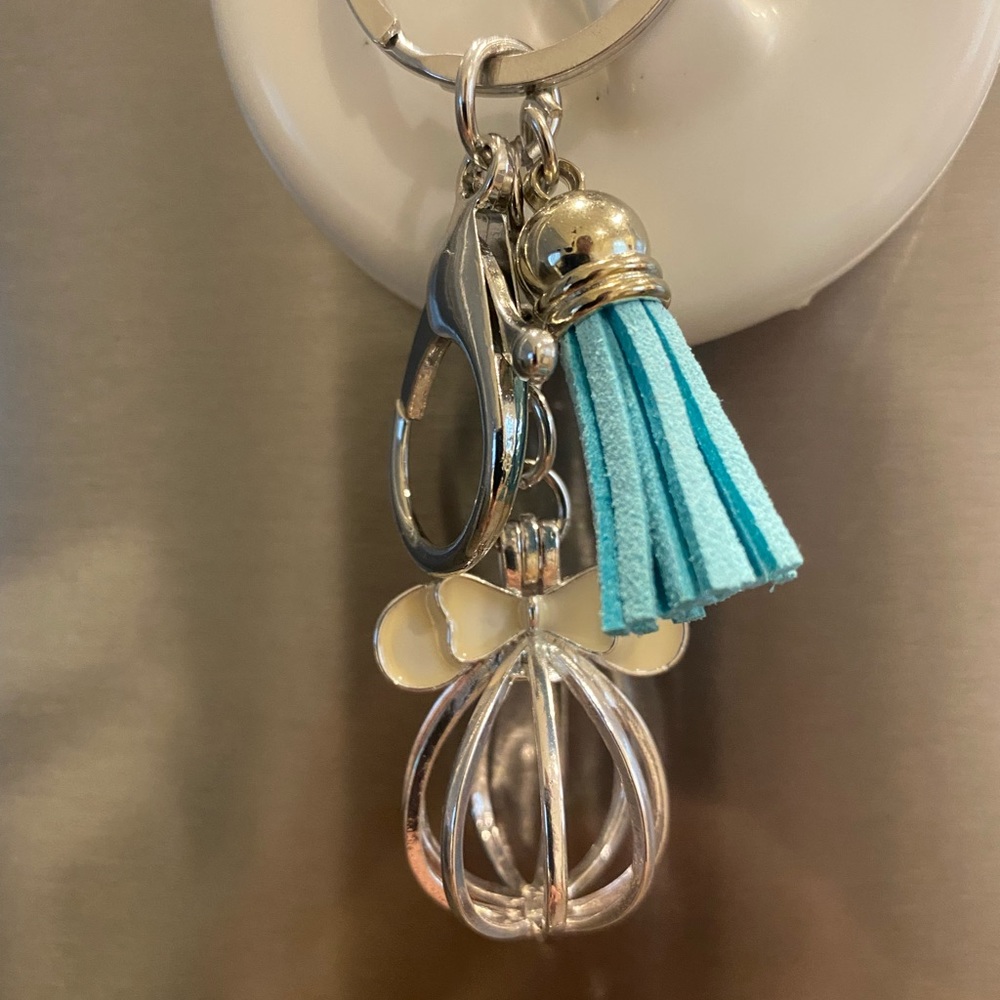 Minnie Mouse pendant keychain